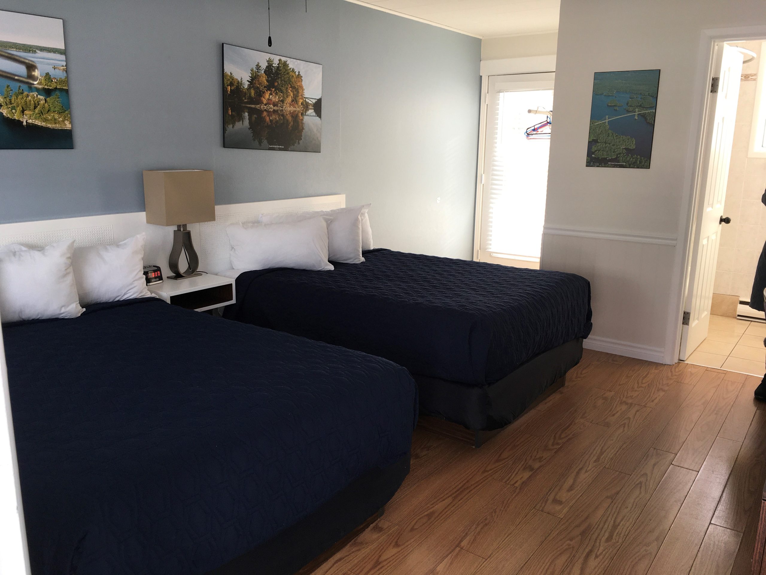 room 2 beds
